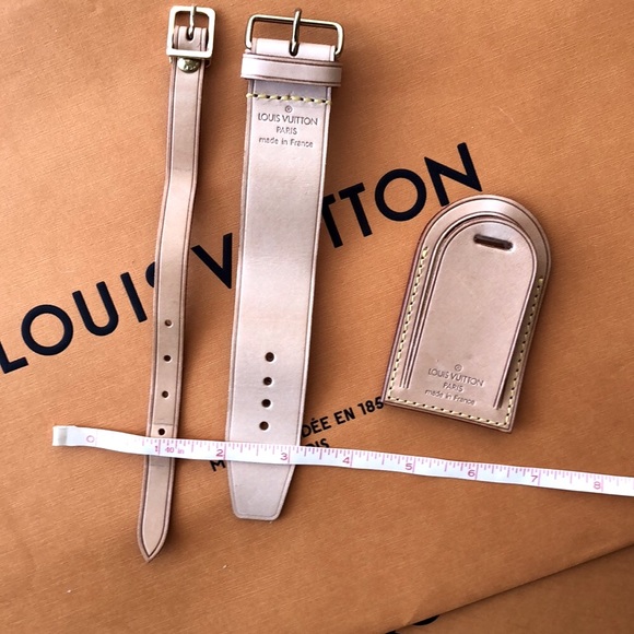 NWOT-Authentic Louis Vuitton Luggage Handel Holder Tags 🏷 and poignet . - Picture 8 of 8